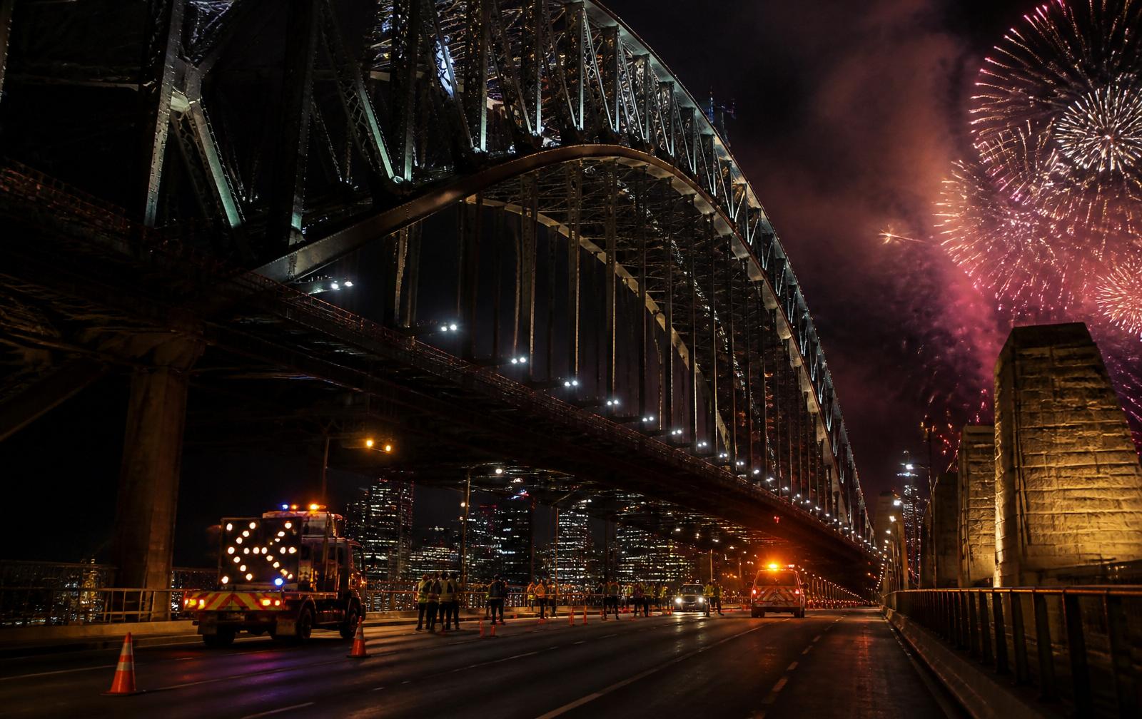Sydney Harbour Bridge closed for New Year's Eve with CATO traffic management on the deck